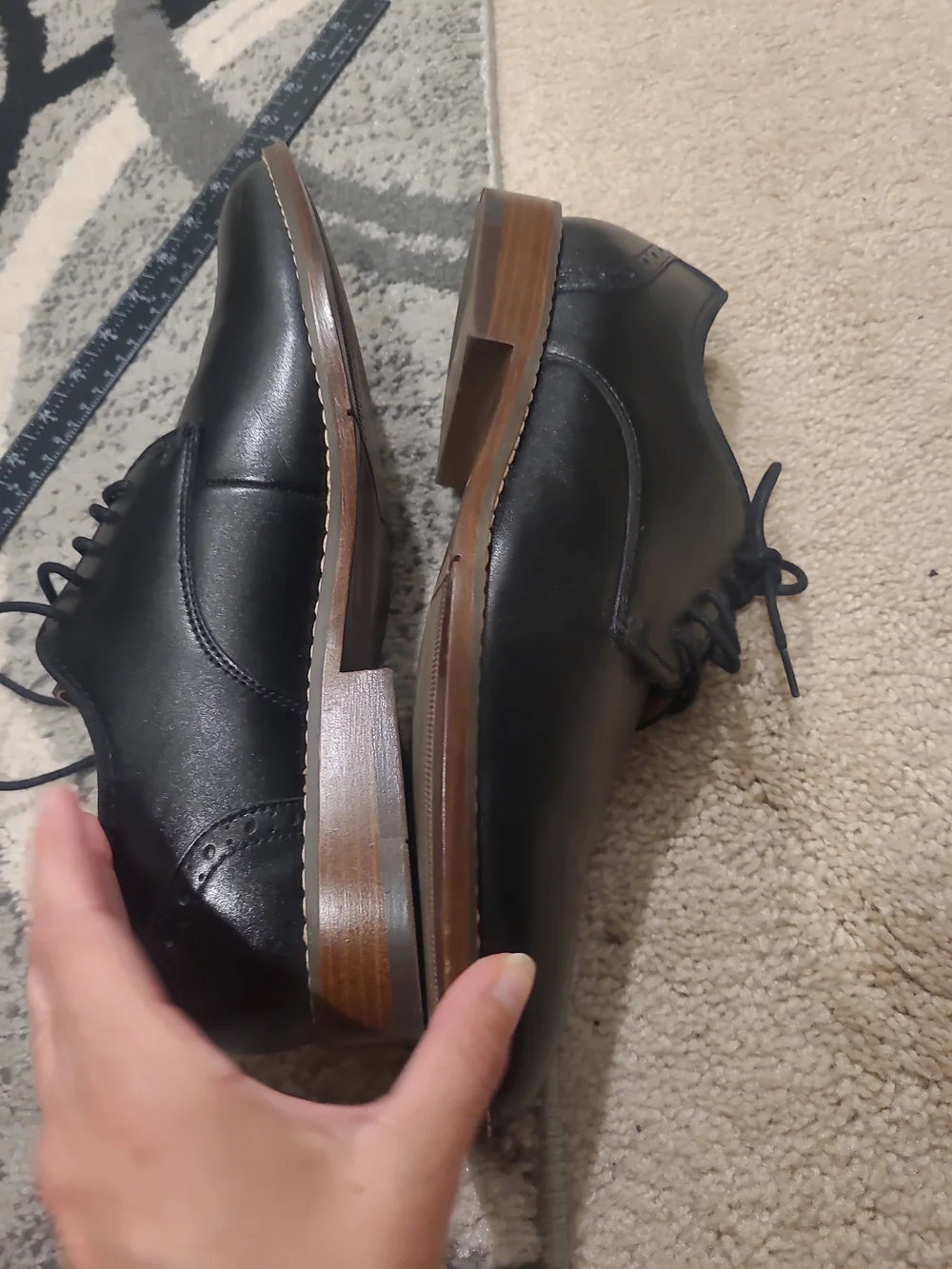 Crown and Ivy Oxford Leather Dress Shoes - Size 10 M